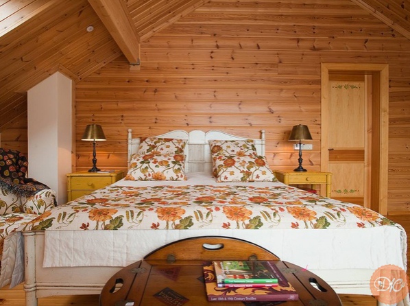 Спальня в деревянном дoме