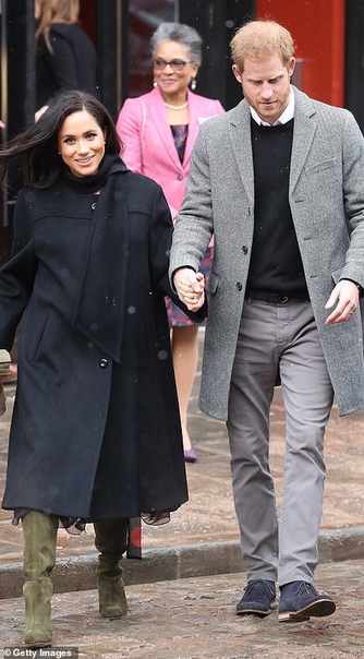 Меган Маркл и принц Гарри приехали в Бристоль Череда официальных выходов беременной Меган Маркл в свет сегодня продолжилась. Вместе с 34-летним принцем Гарри 37-летняя герцогиня Сассекская