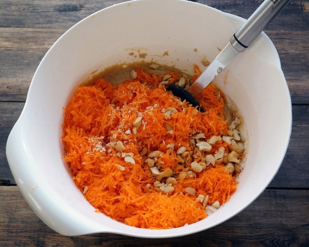 Готовим домашний морковный тортик  