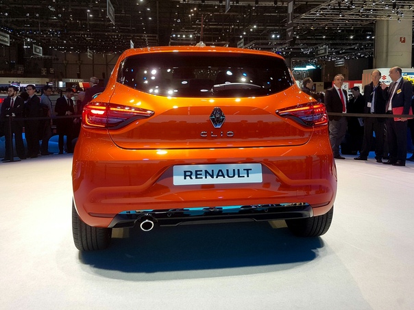 Подробнее : Новое поколение Renault Clio: огромные дисплеи. В Женеве французская марка представила пятое поколение бестселлера.Несмотря на схожесть с предыдущей четвёртой генерацией, этот новый