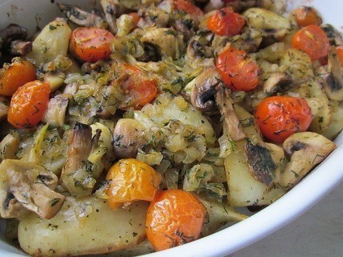 Вкусная картошечка с грибочками и помидорами