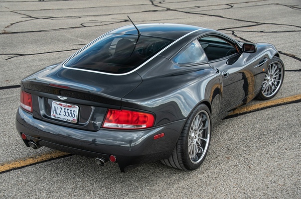 Очень редкие : Aston Martin Vanquish S `2005 Двигатель: 5.9 V12 АтмоМощность: 520 л.с. при 7000 об/vмин Крутящий момент: 577 Нм при 5800 об/vмин Трансмиссия: Робот 6 ступ. Макс. скорость: 321