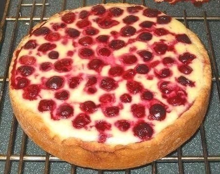 Пирог-сметанник с ягодами. Вкуснейший десерт!) 