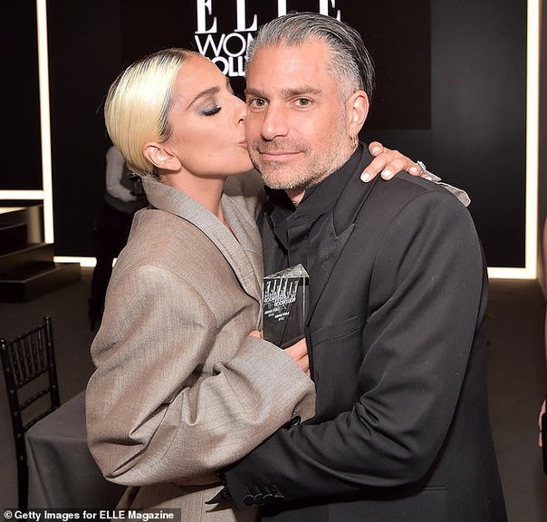 Леди Гага разорвала помолвку с Кристианом Карино 