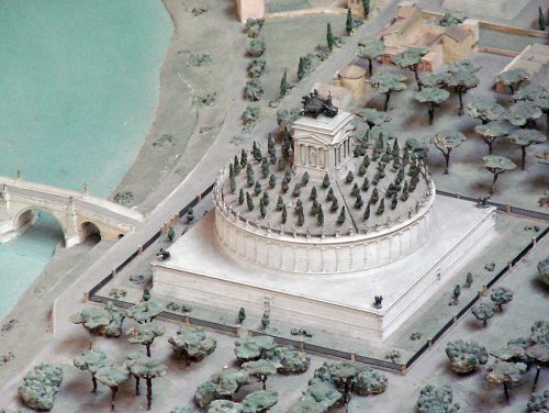 Археологу понадобилось более 30 лет, чтобы воссоздать самую точную модель Древнего Рима