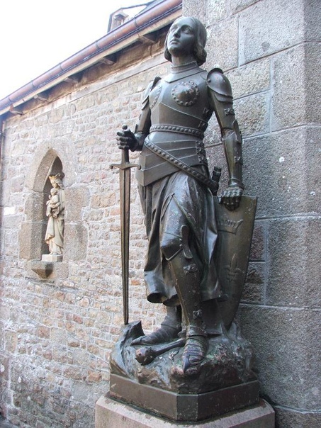 В ЭТОТ ДЕНЬ БЫЛА КАЗНЕНА ЖАННА ДАРК 30 мая 1431 года во французском городе Руан была сожжена на костре одна из самых известных женщин в истории человечества - Жанна дАрк. Жанна дАрк родилась