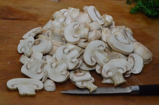 Аппетитная картошечка с грибaми в сливкaх 